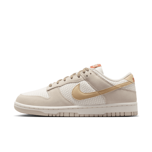 Nike Women's Dunk Low SE IH2479-101