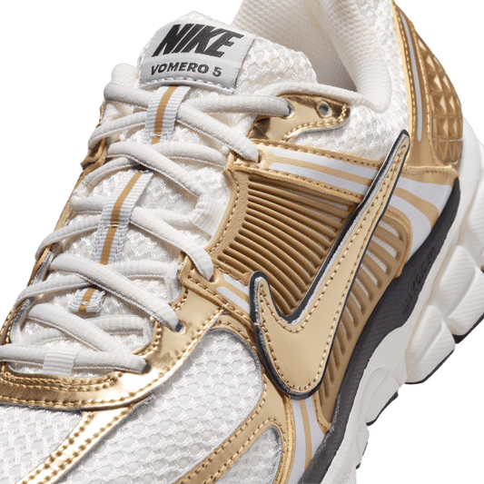 Nike Wmns Zoom Vomero 5 GLD - HF7723-001